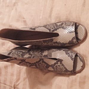 Brand New Lucky Brand Snakeskin Booties w/Deep V Front